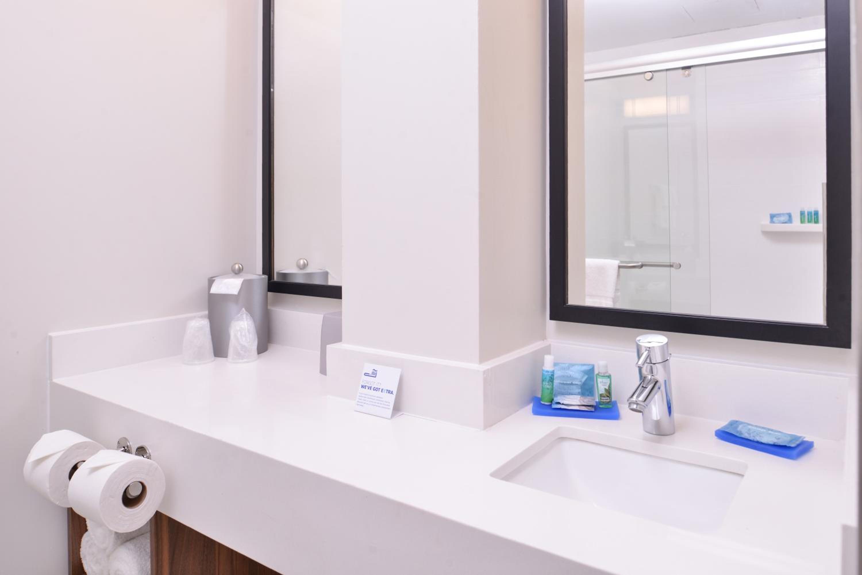 holiday inn express new orleans arts district by ihg