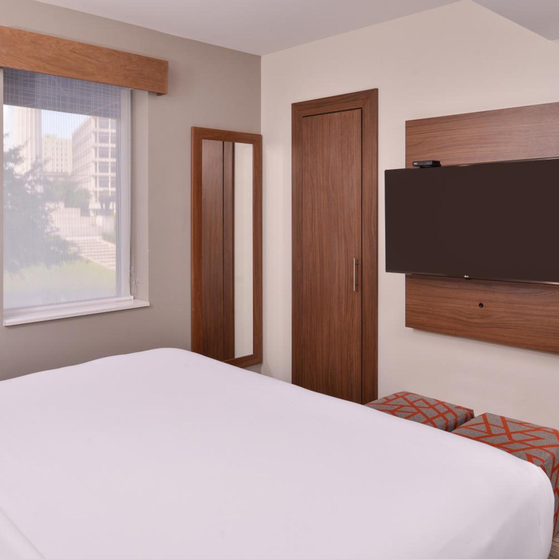 holiday inn express new orleans arts district by ihg