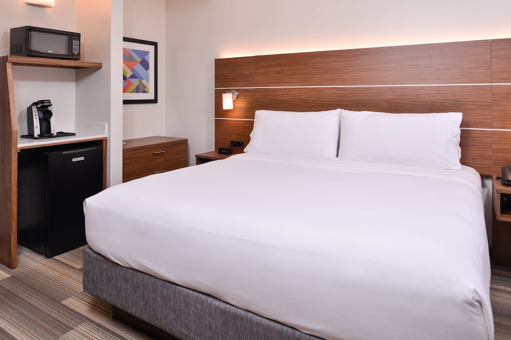 holiday inn express new orleans arts district by ihg