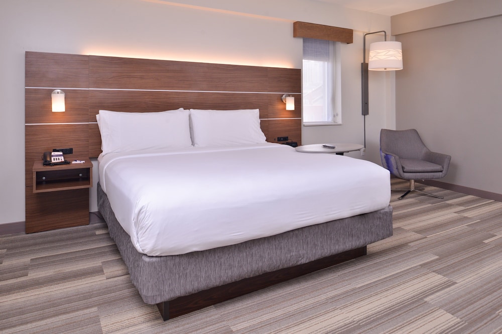 holiday inn express new orleans arts district by ihg
