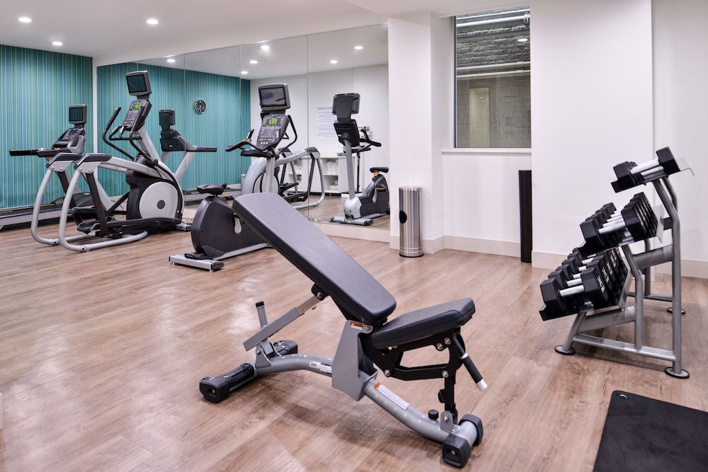 holiday inn express new orleans arts district by ihg