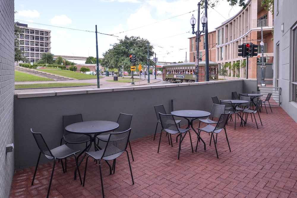 holiday inn express new orleans arts district by ihg