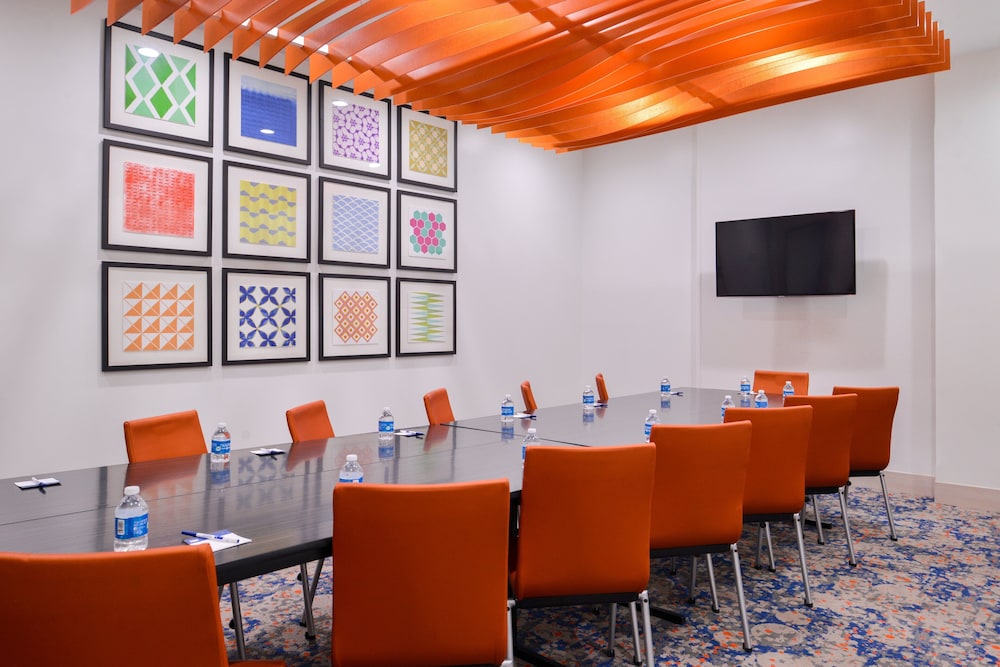 holiday inn express new orleans arts district by ihg