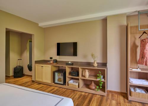 minimalist the varanasi edit