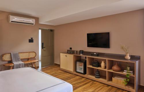 minimalist the varanasi edit