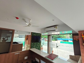 hotel manthan stays