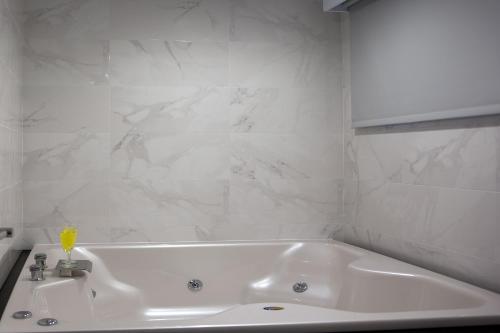 grace hotel banchiao