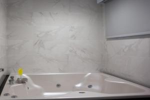grace hotel banchiao