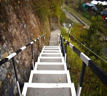 Eden Riverside Camp,,2 star