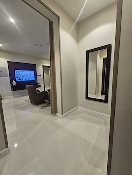 Hams Apartments,Duba Beach,0 star