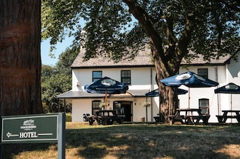 The Coach & Horses Hotel,,3 star