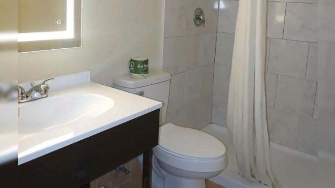 hillside inn and suite