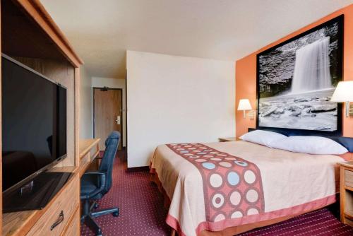 hillside inn and suite