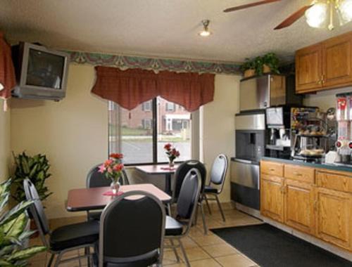 hillside inn and suite