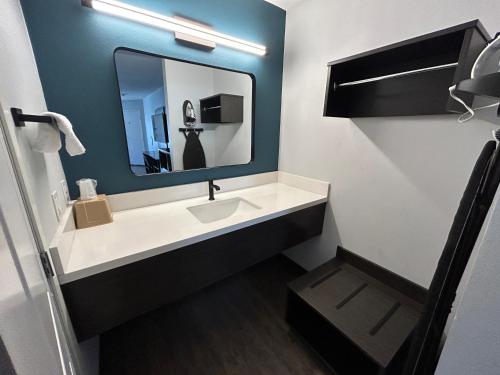 studio 6 suites gardena ca