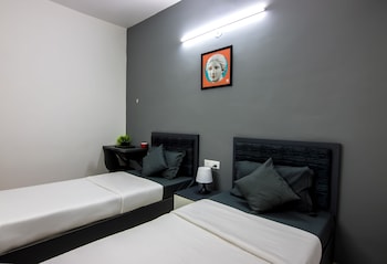 housr 43 gachibowli near dlf cybercity