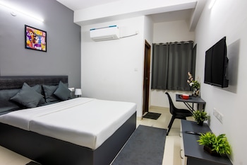 housr 43 gachibowli near dlf cybercity