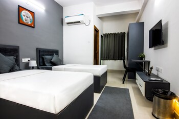 housr 43 gachibowli near dlf cybercity