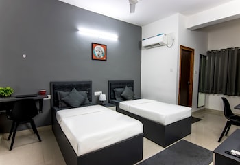 housr 43 gachibowli near dlf cybercity