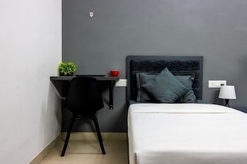 housr 43 gachibowli near dlf cybercity