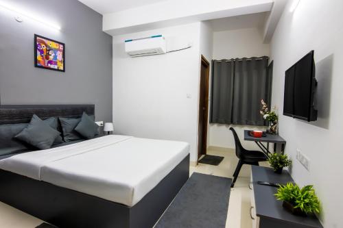 Housr 43 Gachibowli Near Dlf Cybercity,,4 star