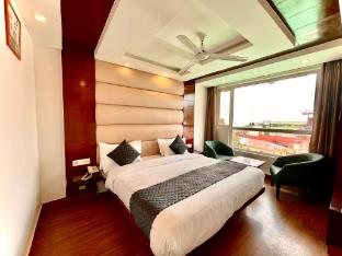 hotel roshie mall road mussoorie