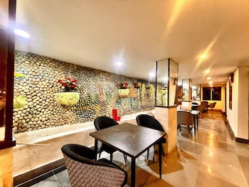 hotel roshie mall road mussoorie