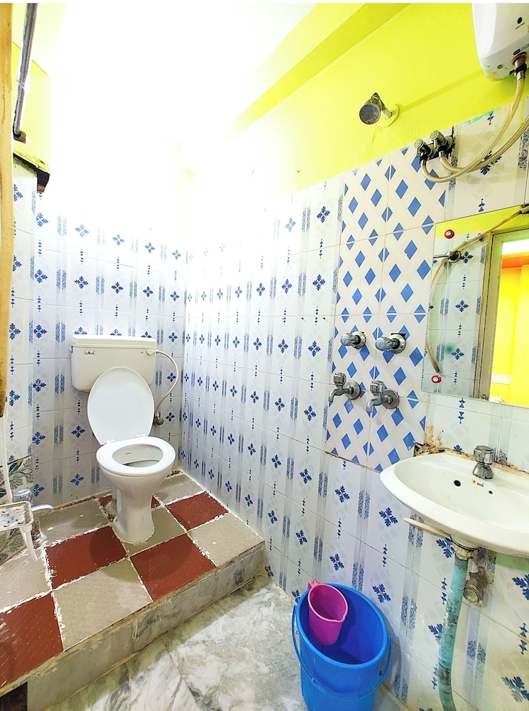 hotel near light house puri