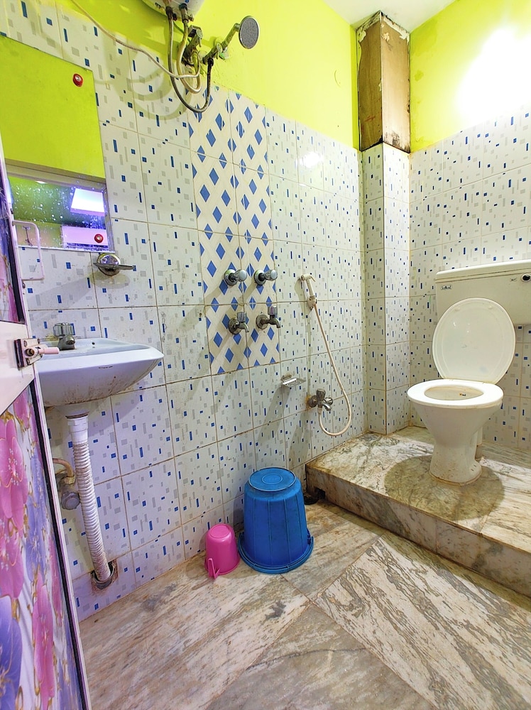 hotel near light house puri