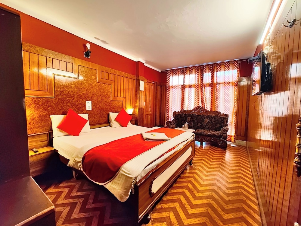 hotel deluxe ankur lake view nainital