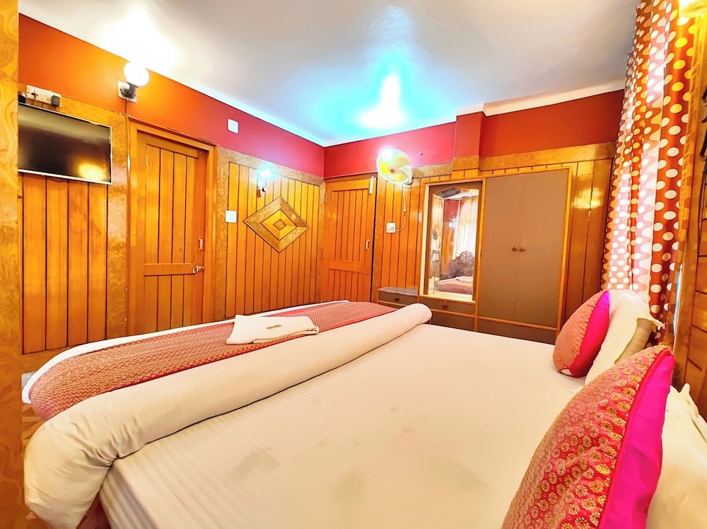 hotel deluxe ankur lake view nainital