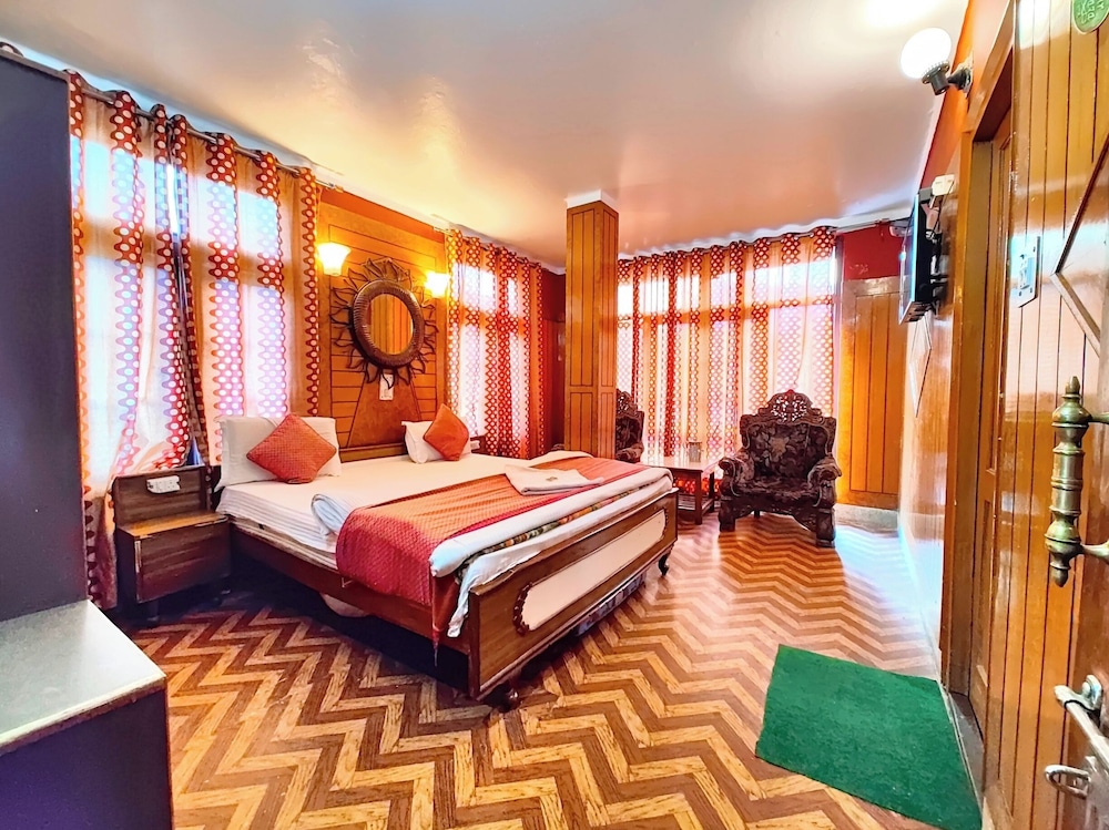 hotel deluxe ankur lake view nainital