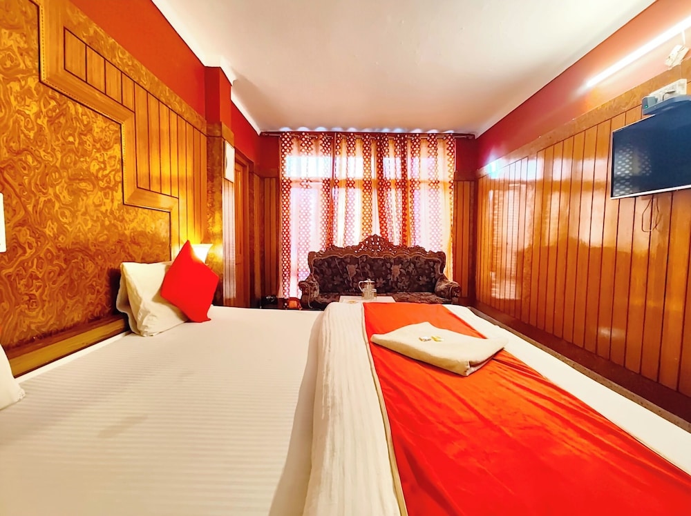 hotel deluxe ankur lake view nainital