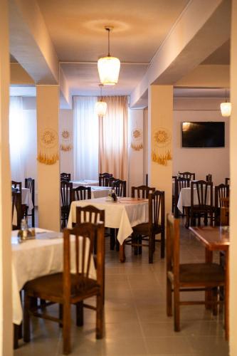 lion hotel