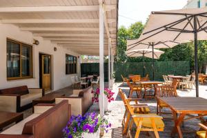 lion hotel