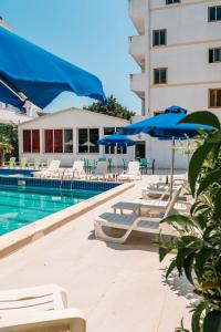 lion hotel