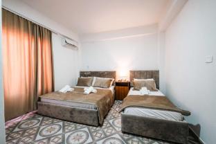 lion hotel