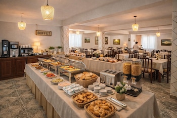 Lion Hotel,,2 star