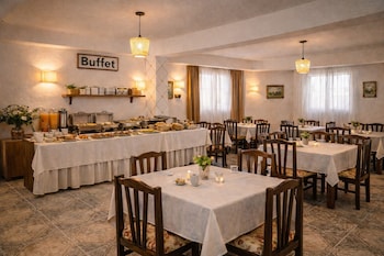 Lion Hotel,,2 star