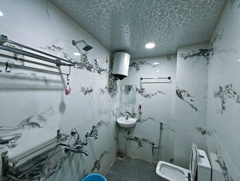 kailash pati guest house