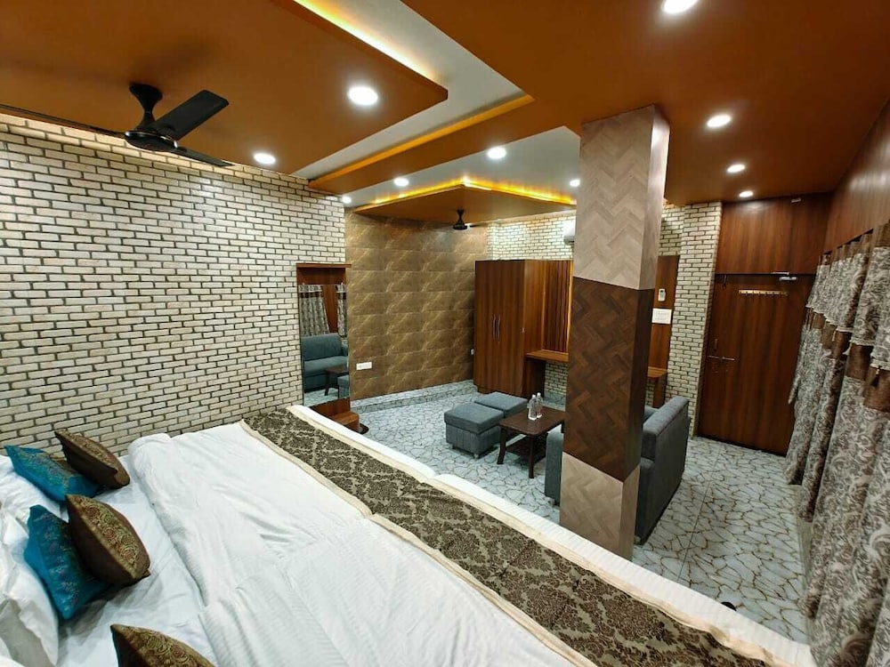 kailash pati guest house