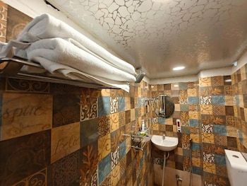 kailash pati guest house