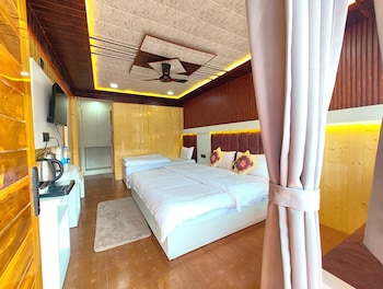 hotel sangita lake view nainital