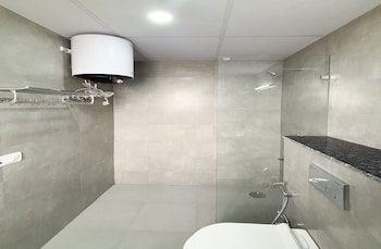 housr sector 56 gurgaon golf course road