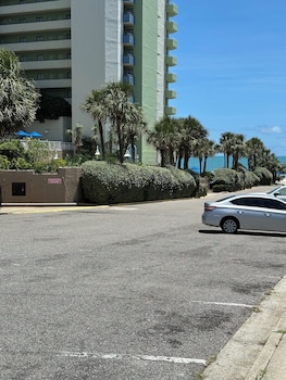 capital o sunset waves hotel myrtle beach oceanfront
