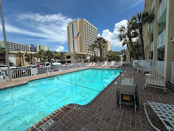 capital o sunset waves hotel myrtle beach oceanfront