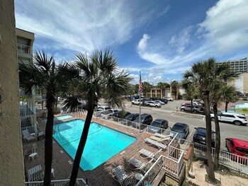 capital o sunset waves hotel myrtle beach oceanfront