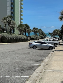 capital o sunset waves hotel myrtle beach oceanfront