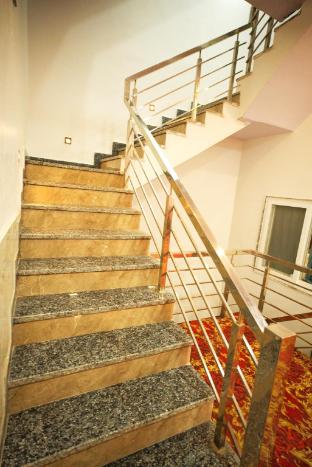 hotel aana inn prime