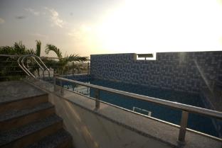 hotel aana inn prime